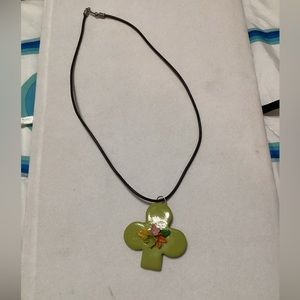 👜EUC green‎ necklace #183